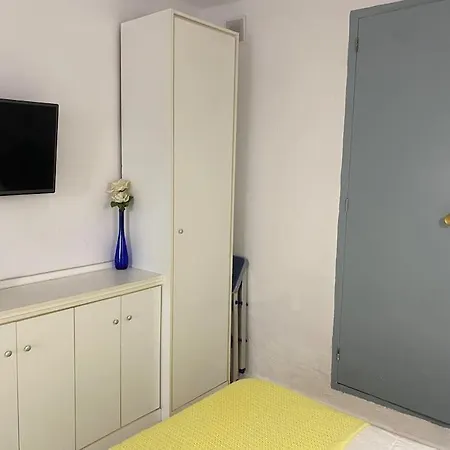 Encantador Estudio En *